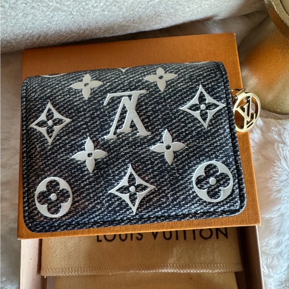 Louis Vuitton Hollographic Monoglam Lou Wallet - Picture 3 of 14